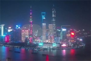 城市摄影师的夜上海之旅：猎取不一样的夜光风景