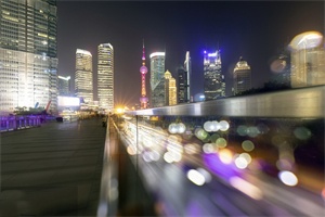 在上海参加户外野营活动